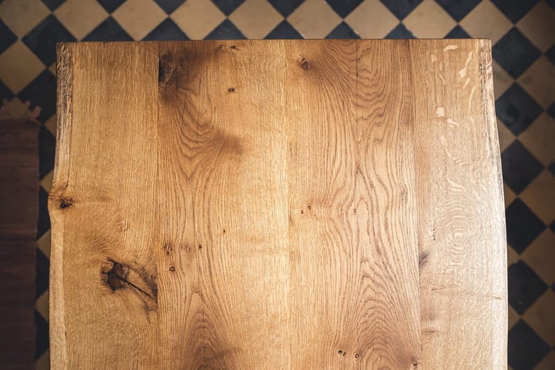 Handgefertigtes Holzunikat aus der Wassermühle
